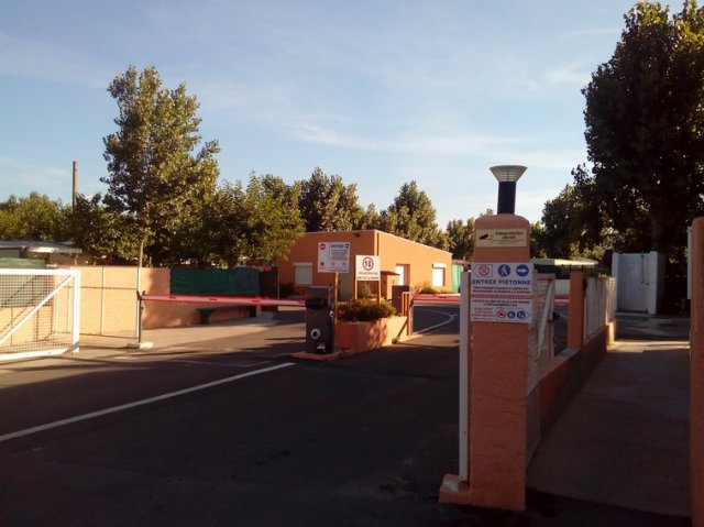 Entrée camping vue gauche